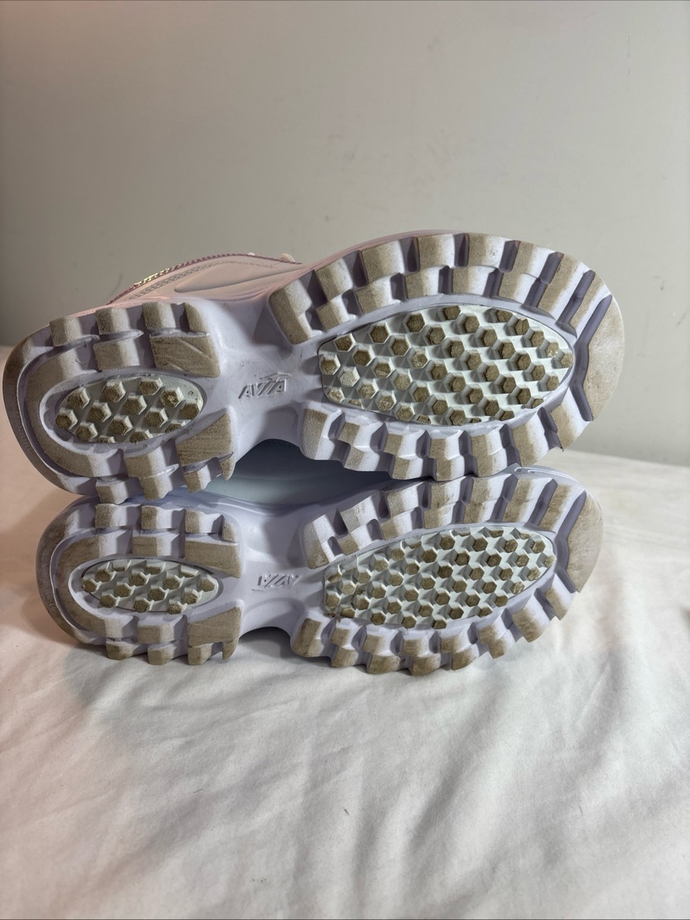 Avia Women's White Sneakers with Pink & Purple Trim. 9/4 - Picture 10 of 10
